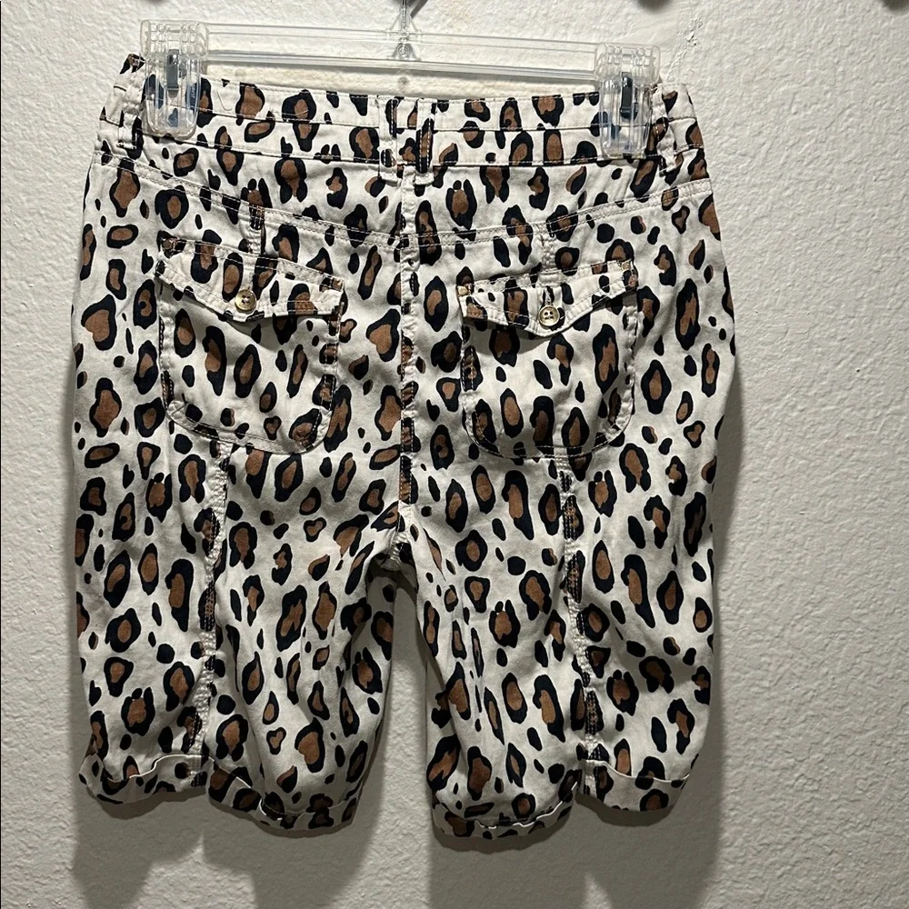 Chico's Petites‎ Floral Safari Chic Leopard Print Bermuda Shorts Size Small 0.5